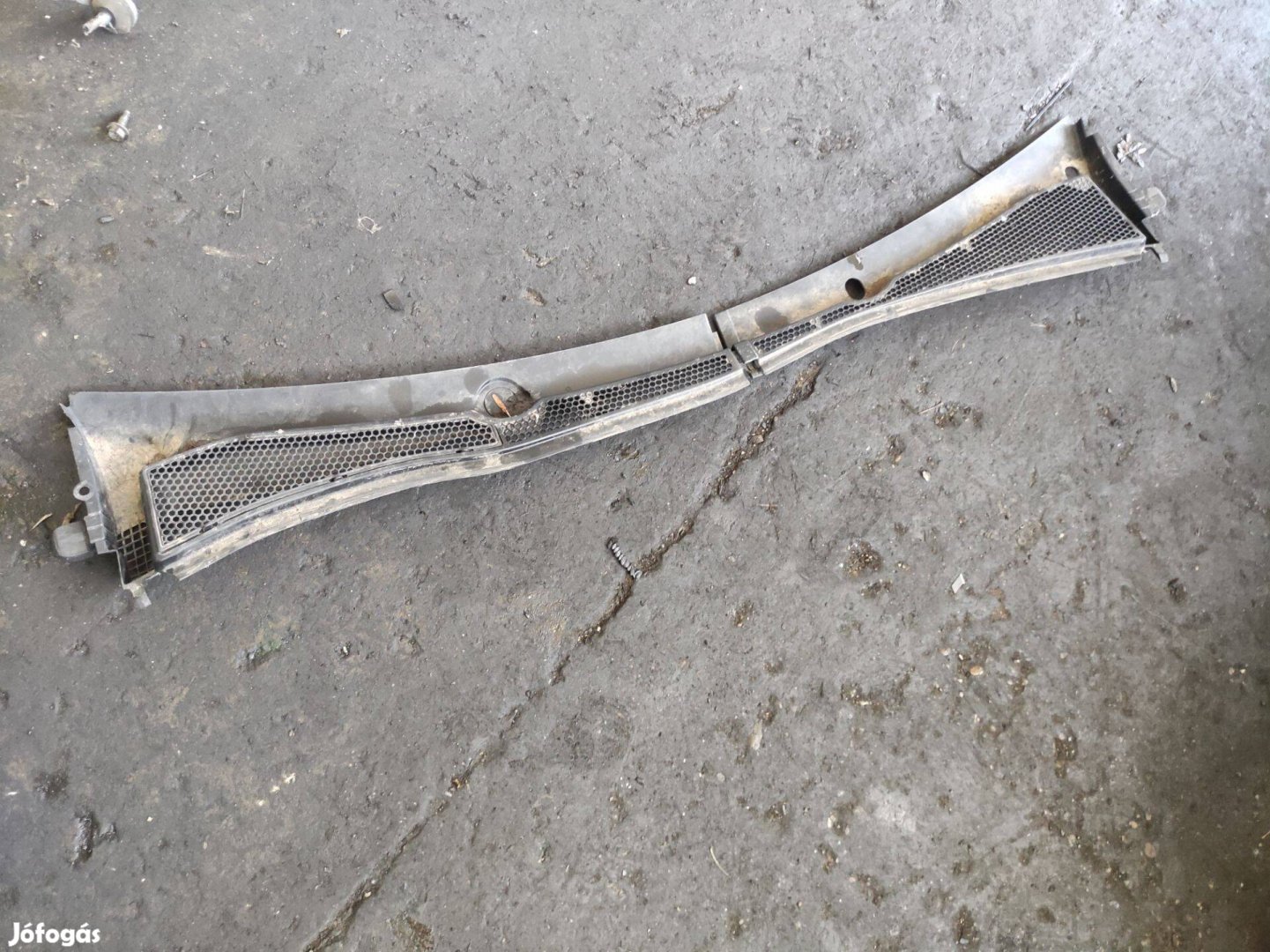 Peugeot 208 levélrács