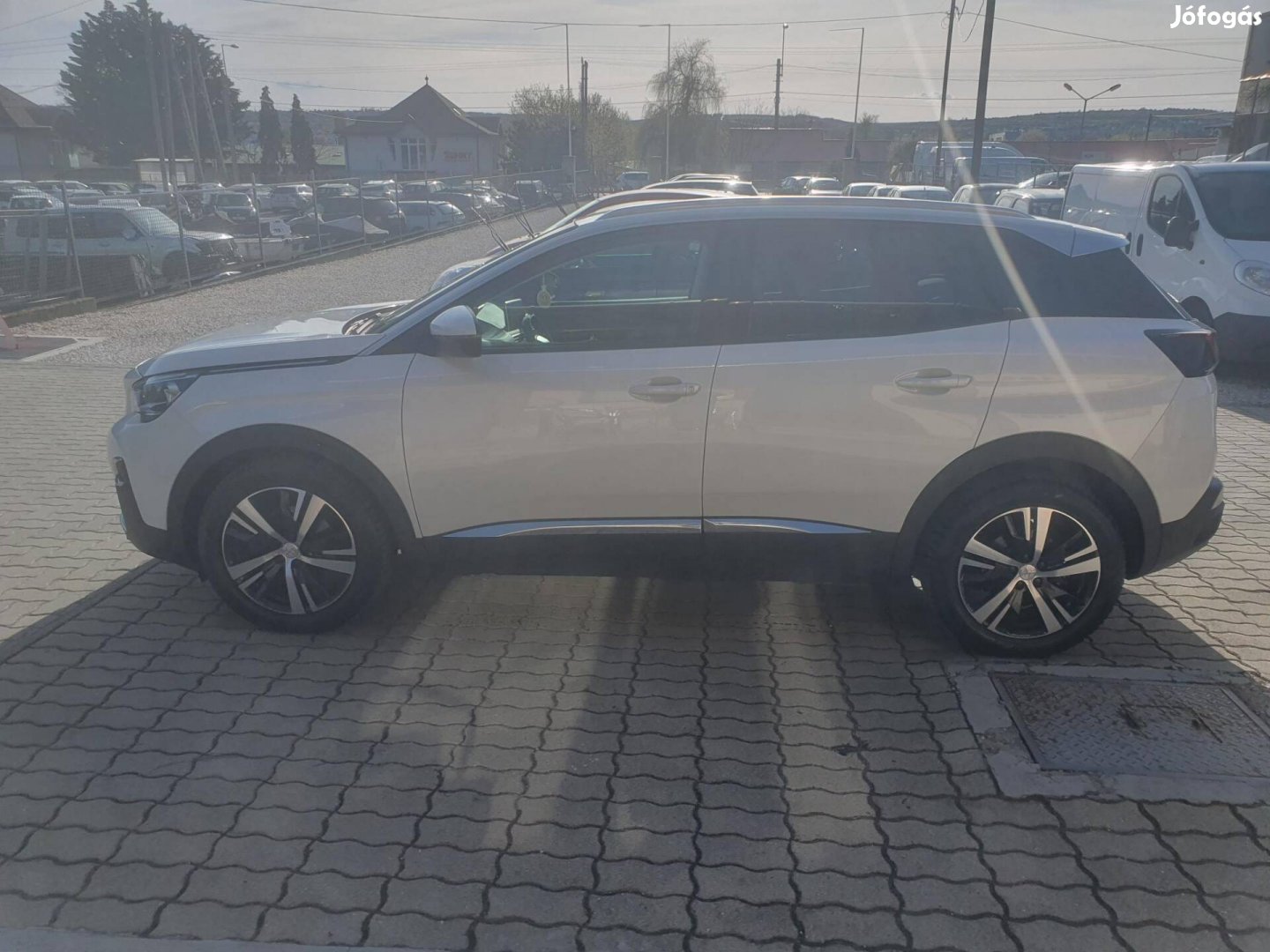 Peugeot 3008 1.2 Puretech Allure EAT8 EURO6.2 9...