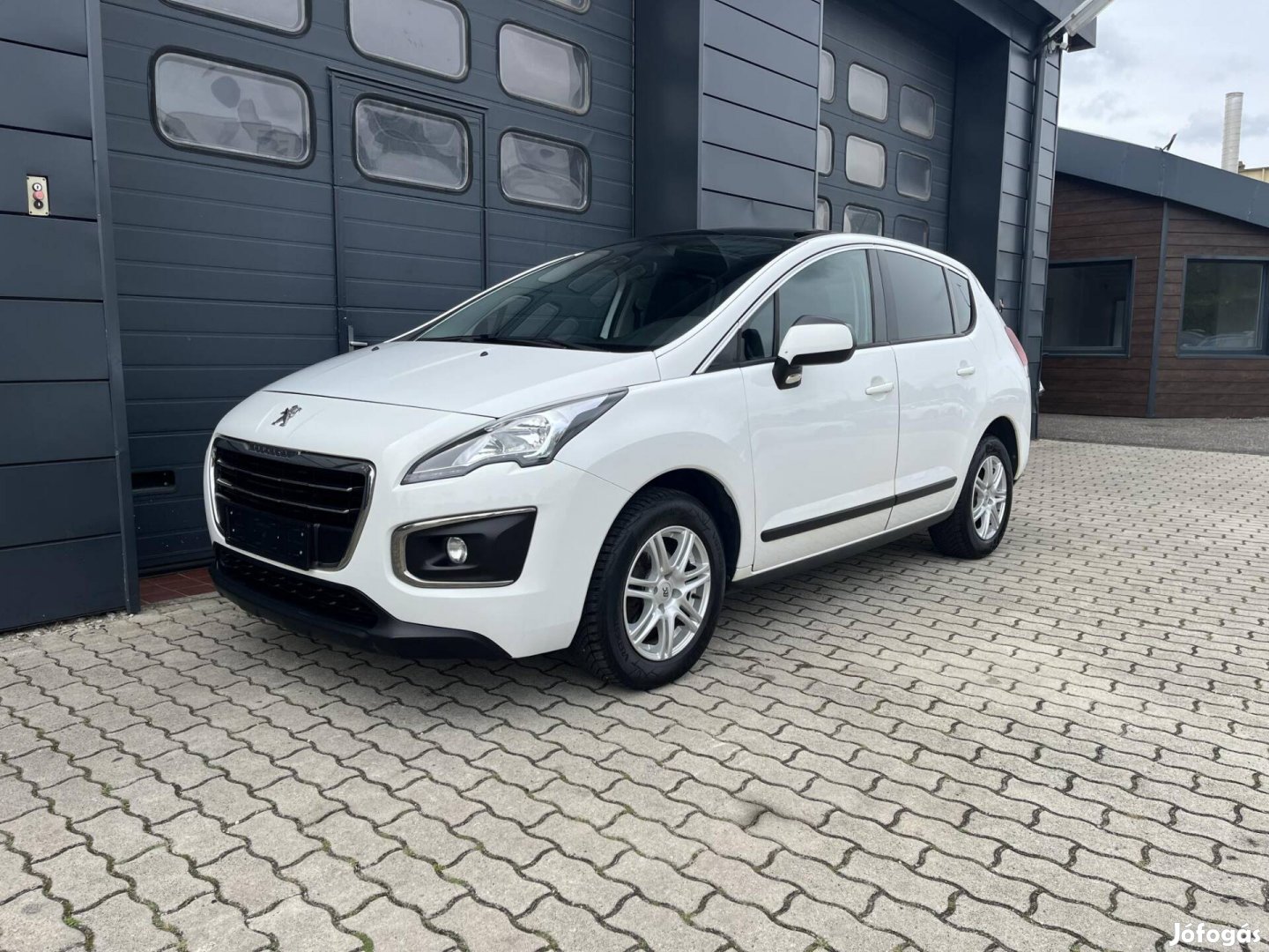 Peugeot 3008 1.6 Bluehdi Style Style+ Szervizel...