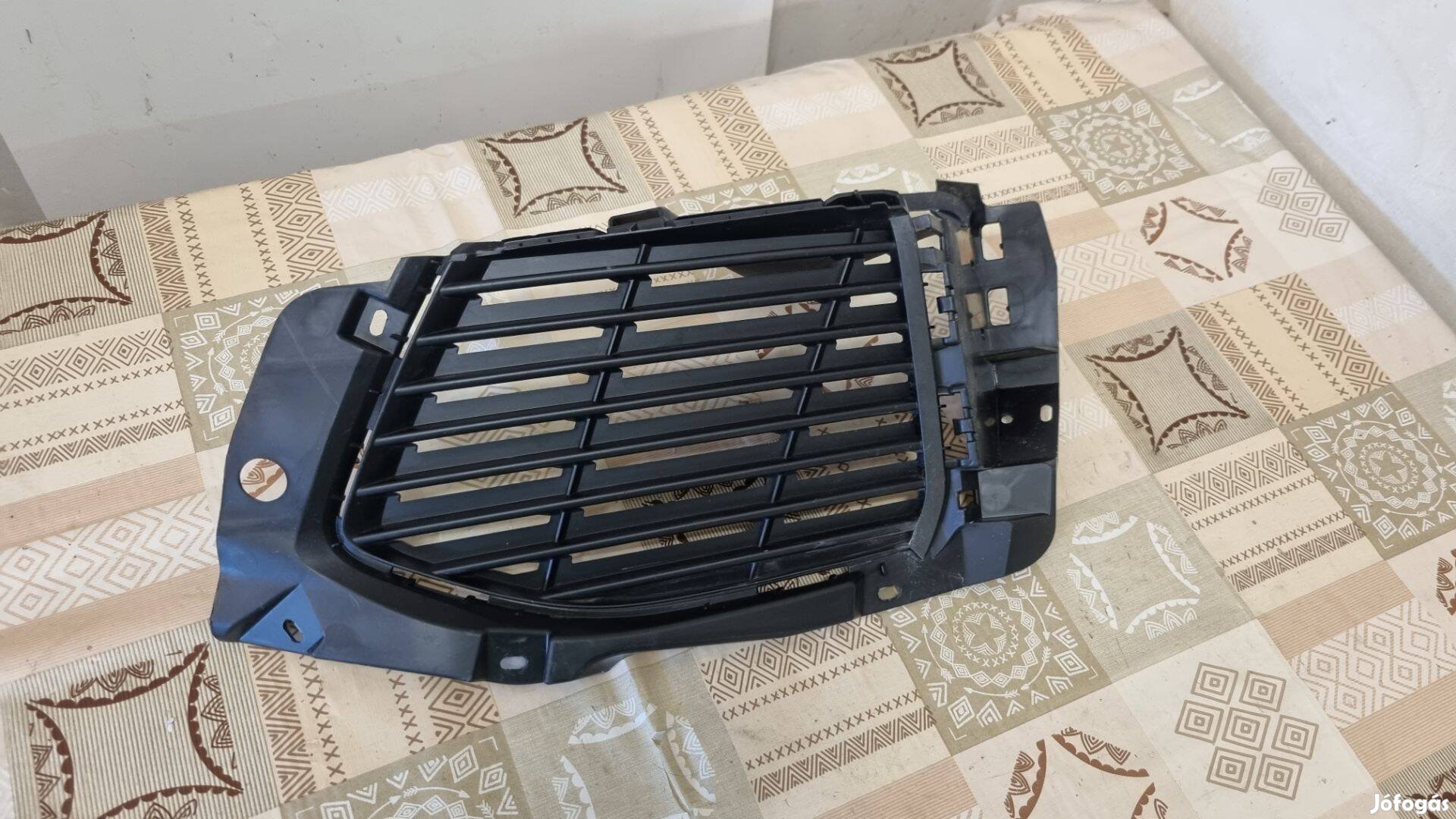 Peugeot 3008 5008 2016- Lökhárító bal betét rács keret 9810870377