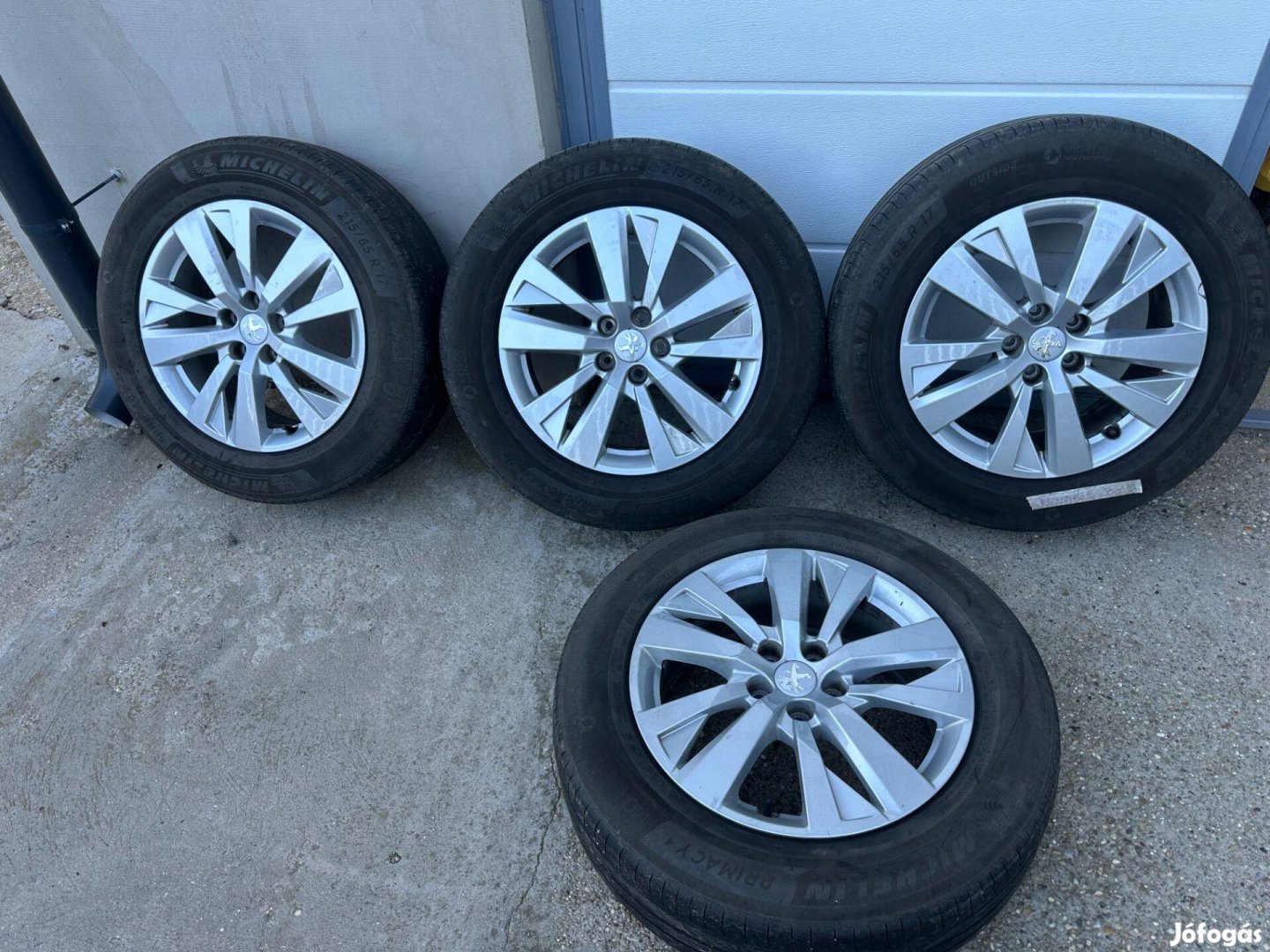 Peugeot 3008 -hoz gyári 17-es alufelni szett eladó