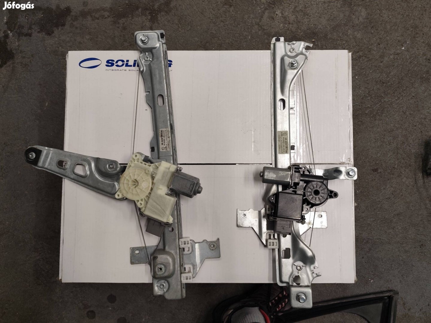 Peugeot 3008 ablakemelő szerkezet motorral
