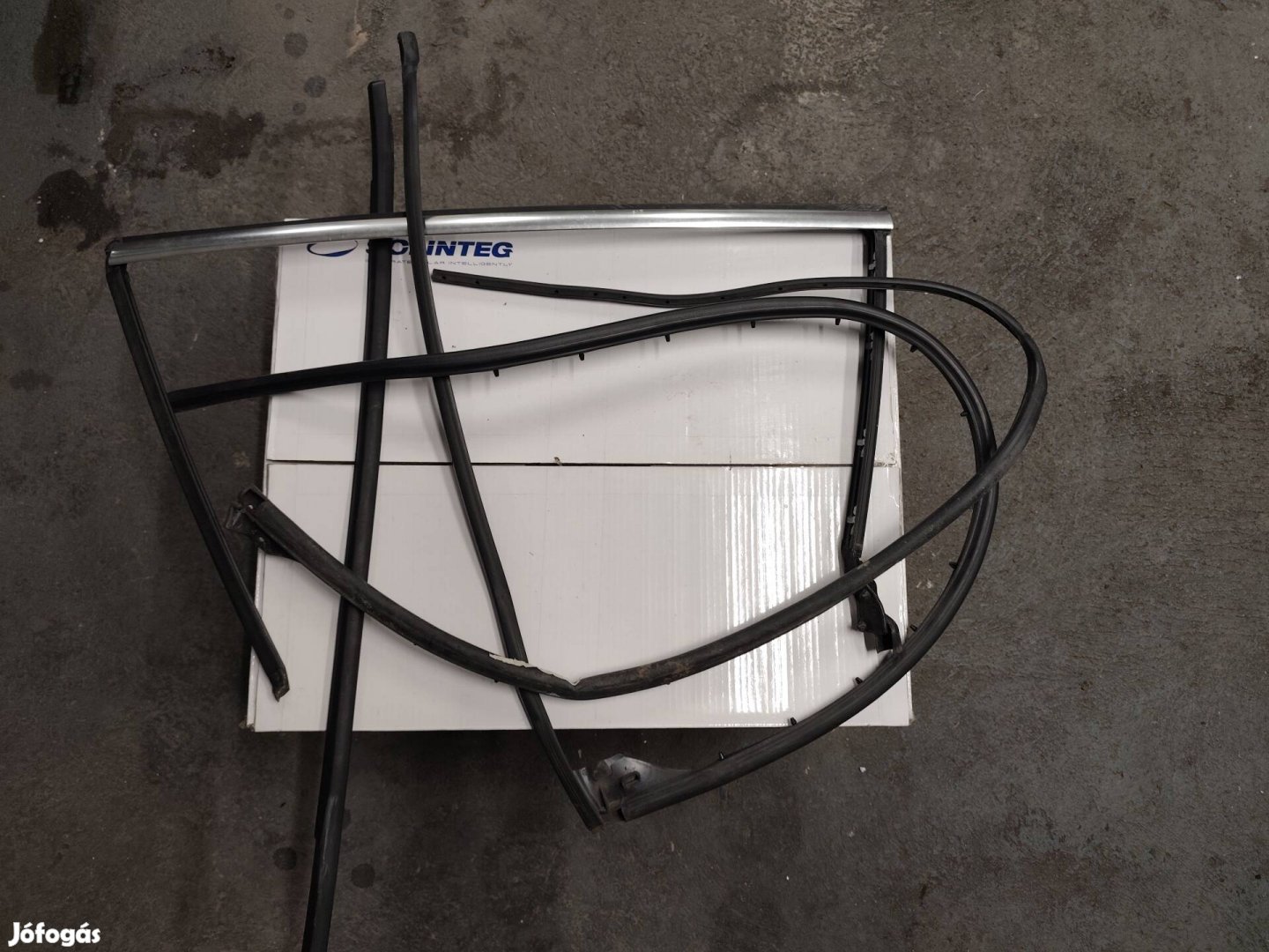 Peugeot 3008 ajtó gumi tömítés 