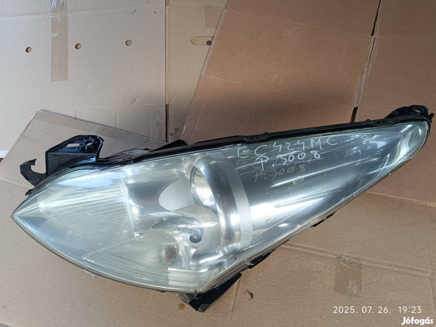 Peugeot 3008 első fényszóró 