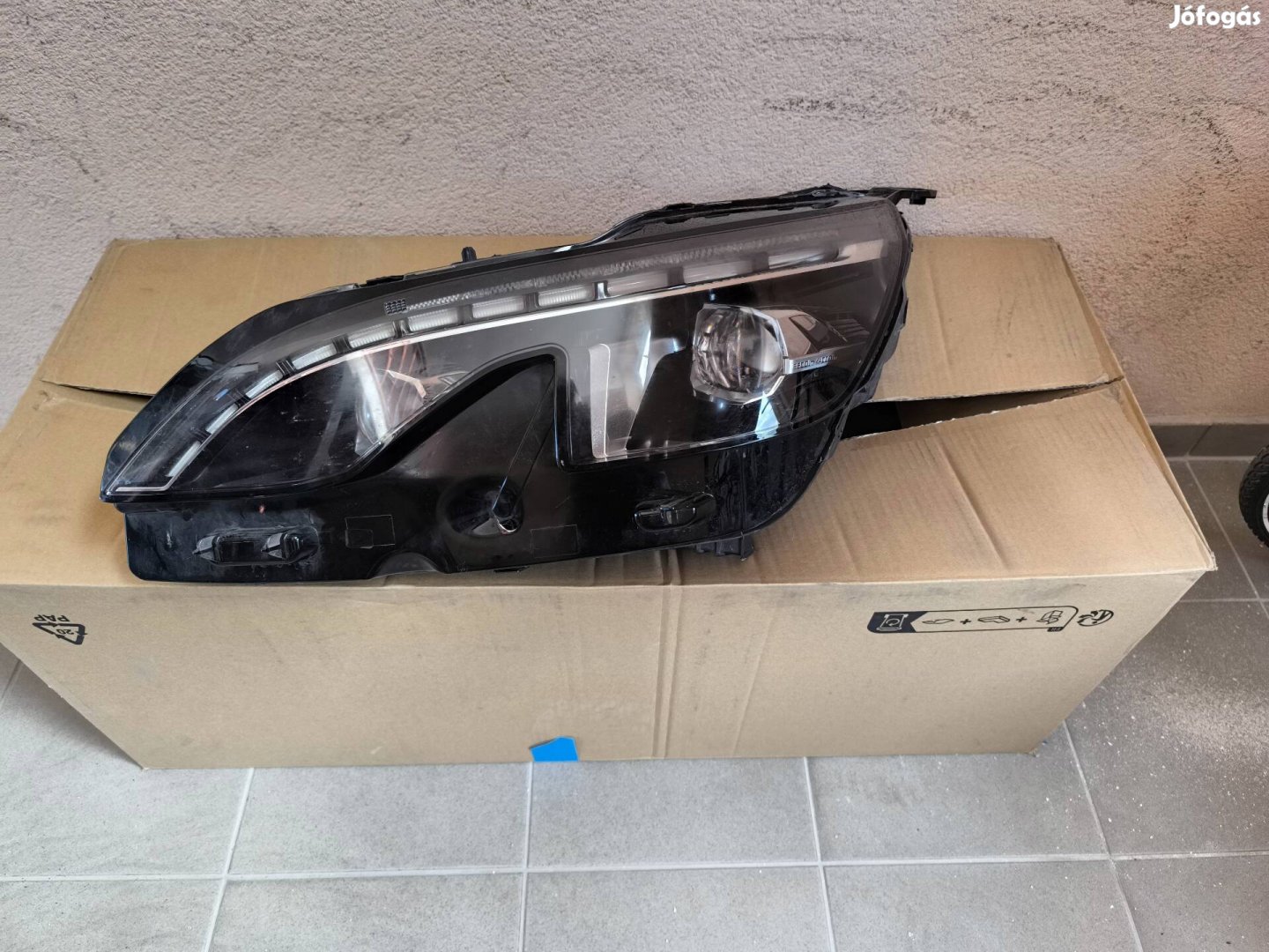 Peugeot 3008 gyári LED fényszóró jobb