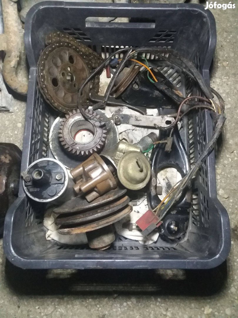 Peugeot 305 motor alkatrészek