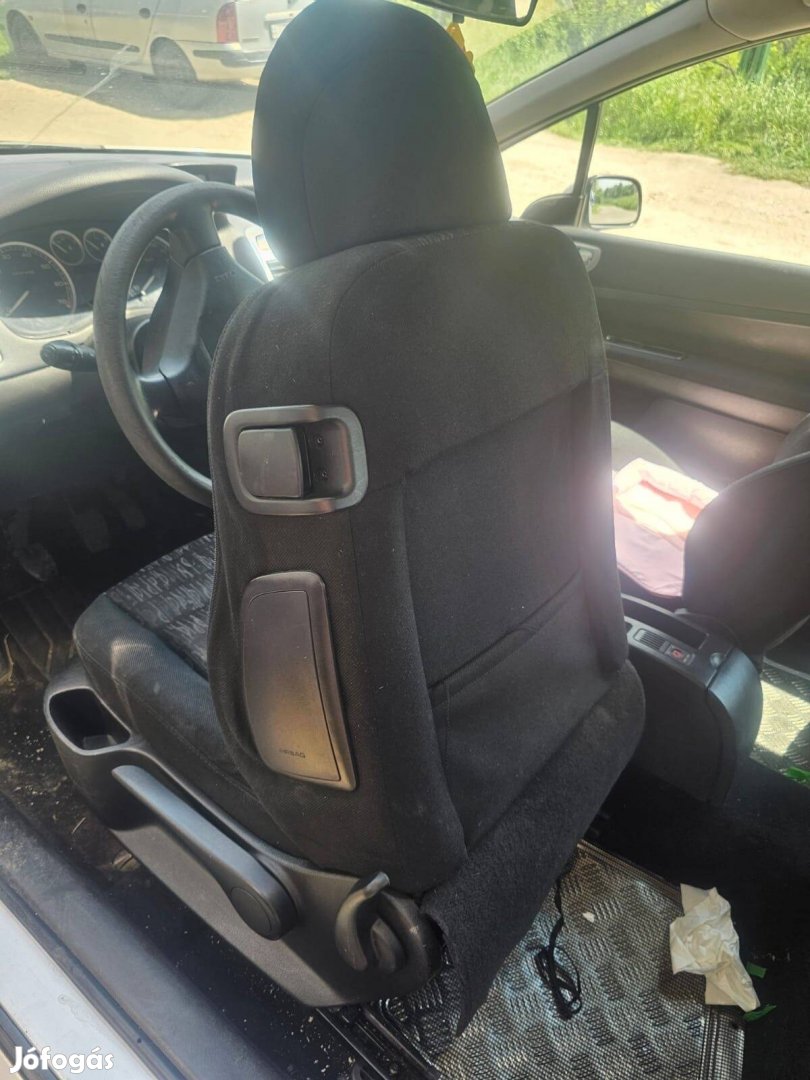 Peugeot 307 3 ajtós bal első ülés 35000