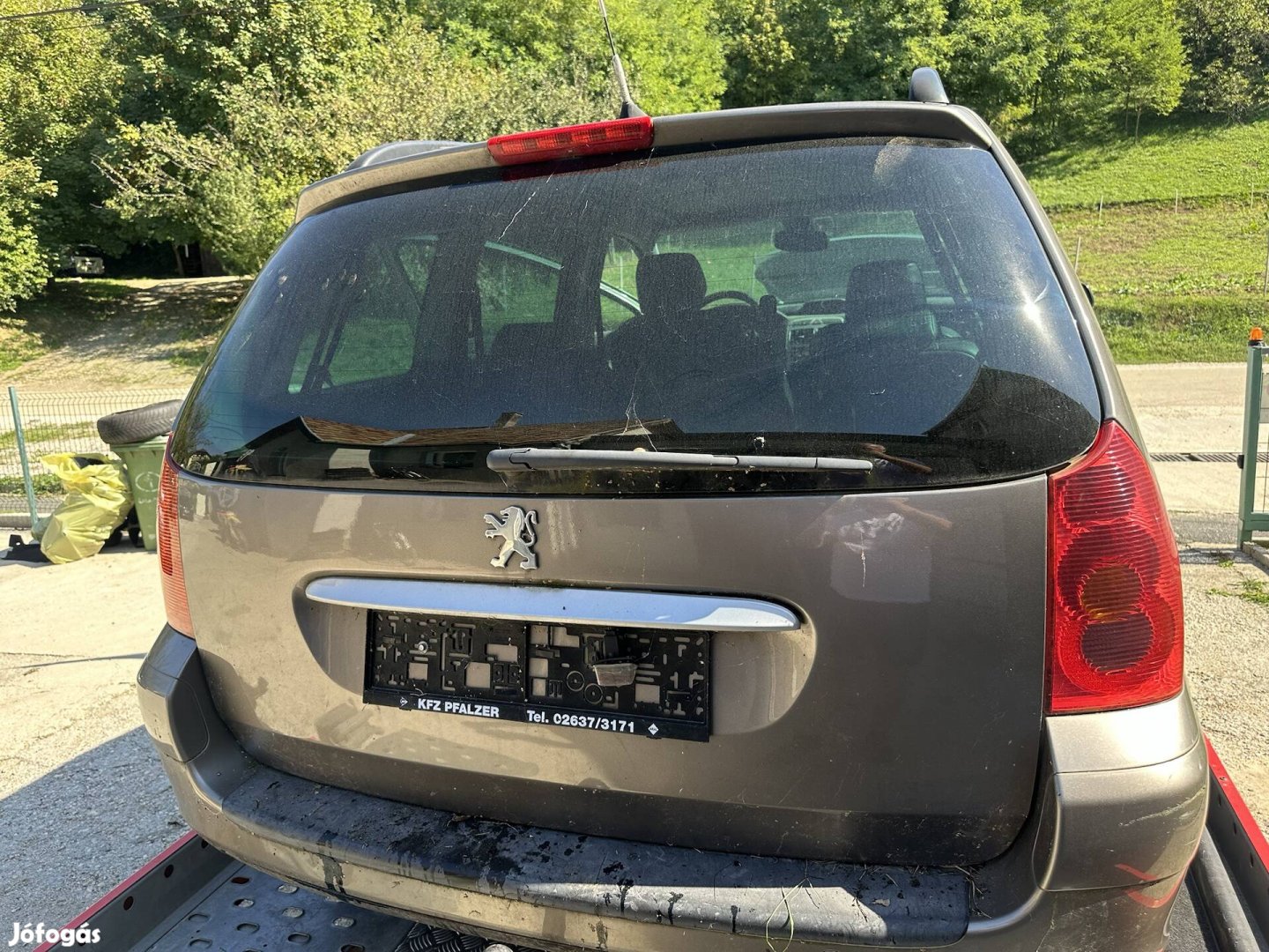 Peugeot 307 SW csomagtér ajtó ,sárvédők, lökhárítók eladok.