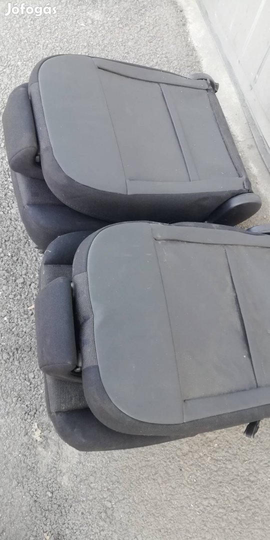 Peugeot 307 SW hátsó ülés , 6. 7. ülés párban szép állapotban