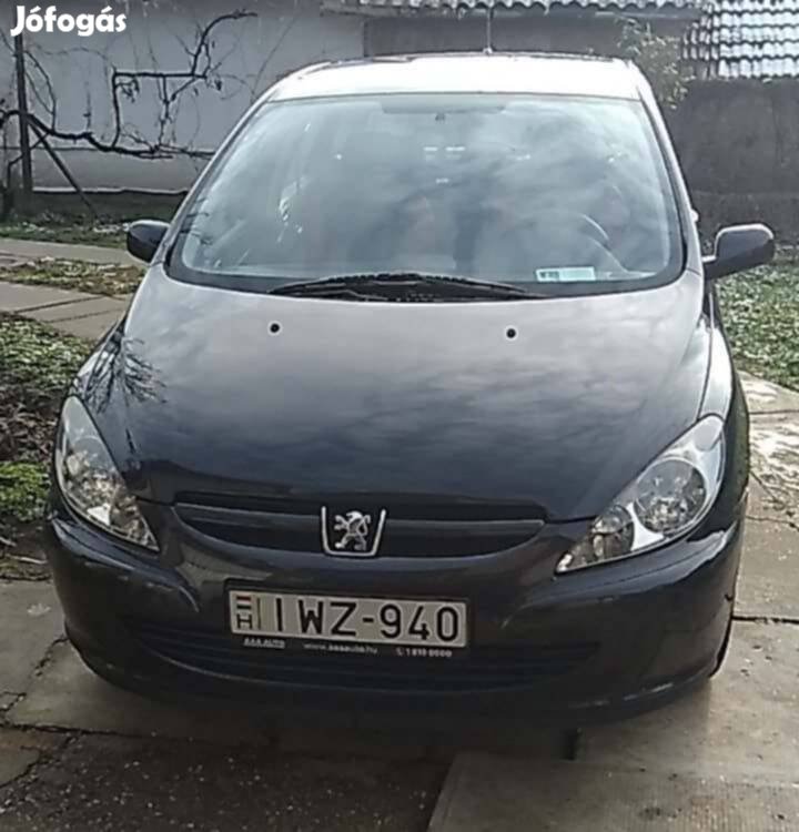 Peugeot 307, fekete, téli, és nyári gumikkal