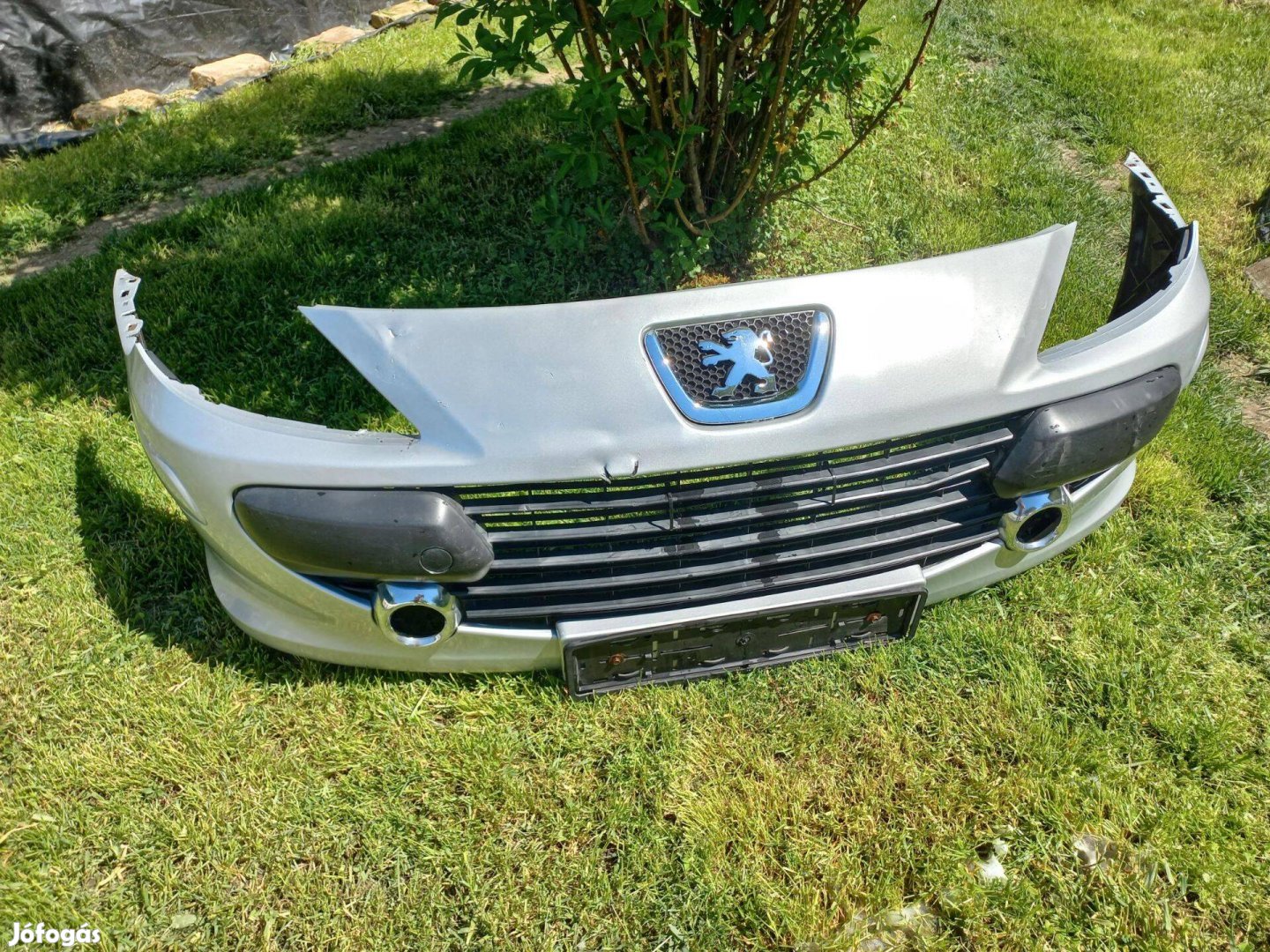 Peugeot 307 facelift sérült első lökhárító Ezrc színkód