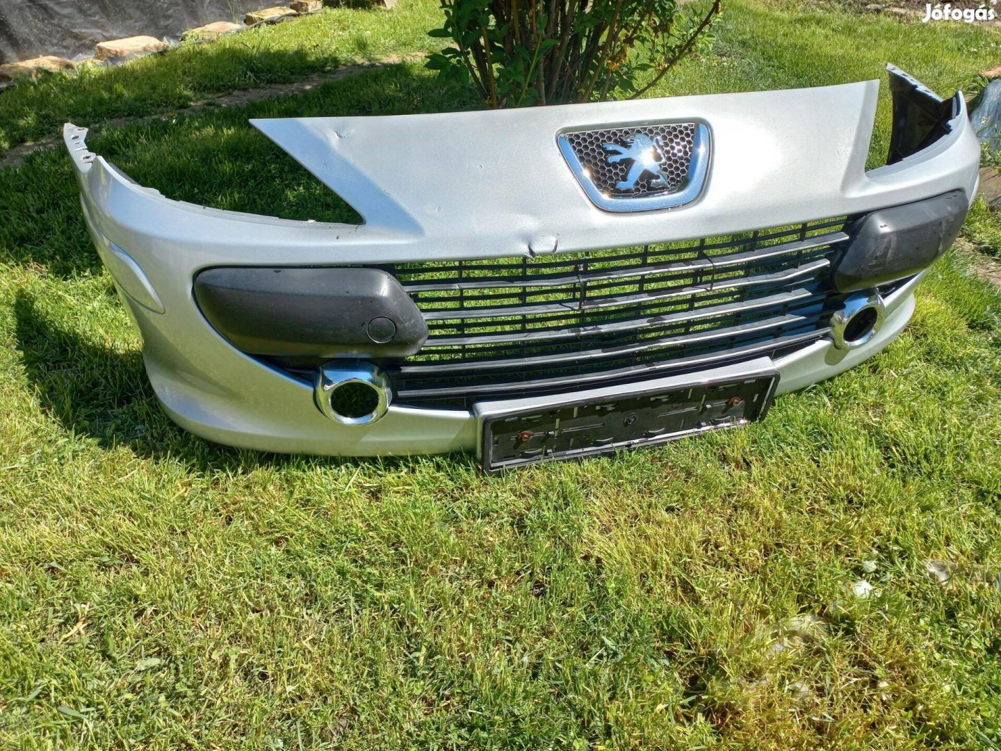 Peugeot 307 facelift sérült első lökhárító Ezrc színkód