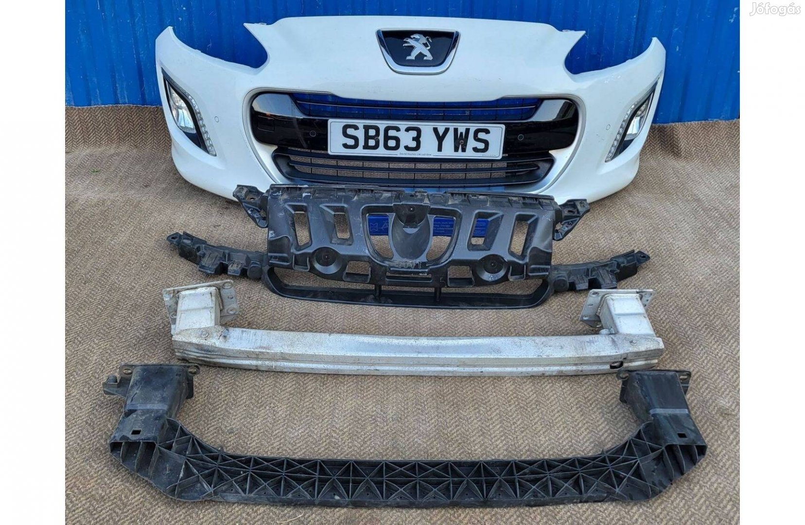 Peugeot 308 2011- 9674576177 első lökhárító 4 radaros LED menetfény