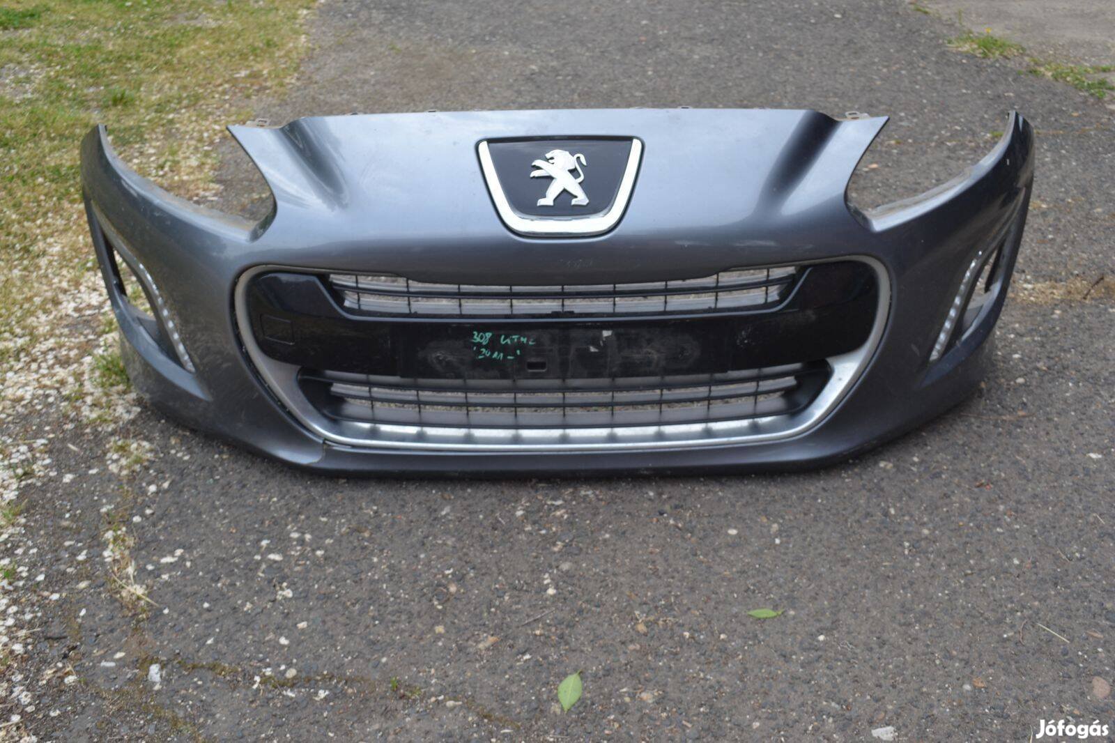 Peugeot 308 2011-től első lökhárító, vészhárító! Színkód. Kthc