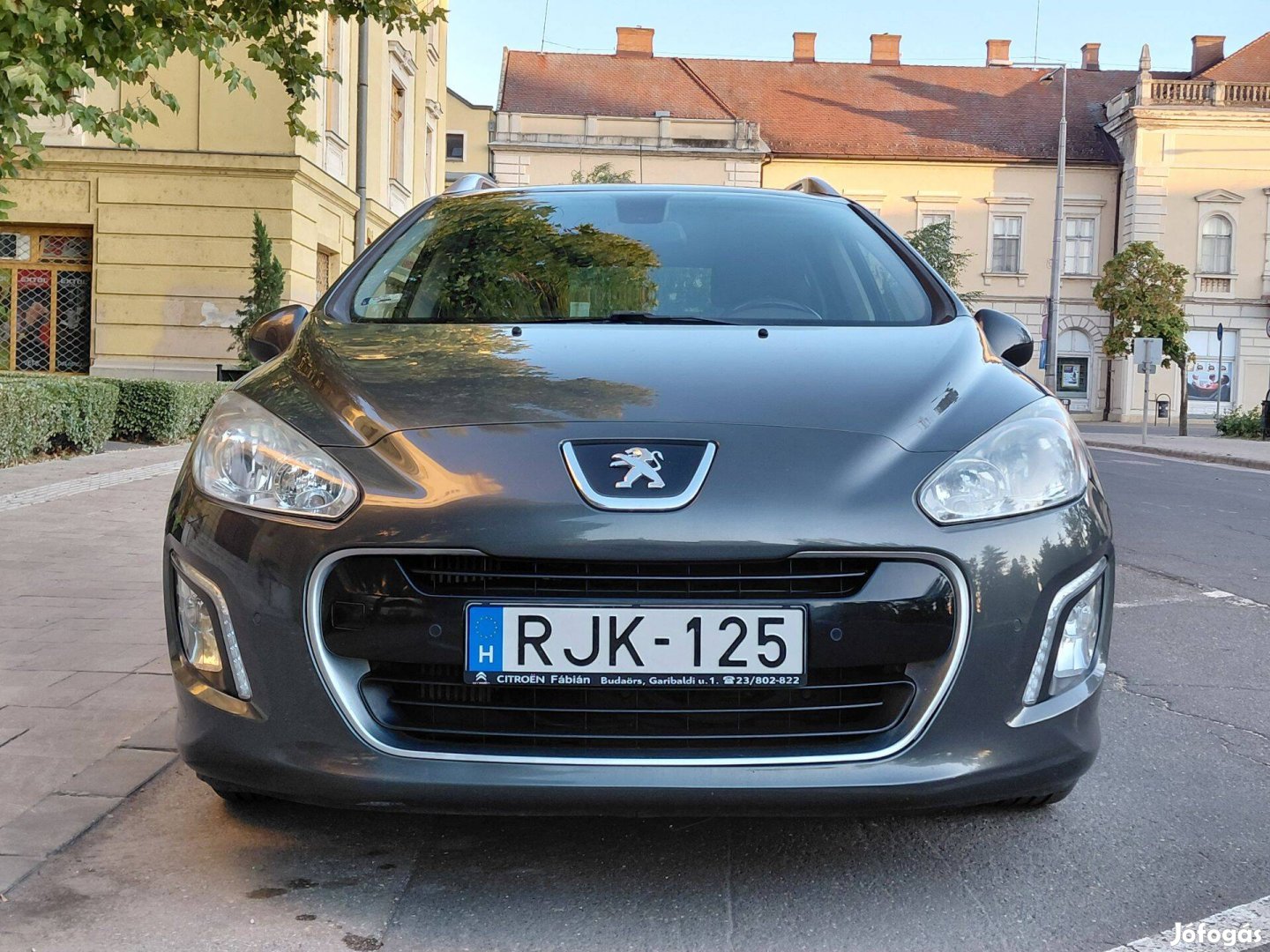 Peugeot 308 SW 1,6 HDI családi autó