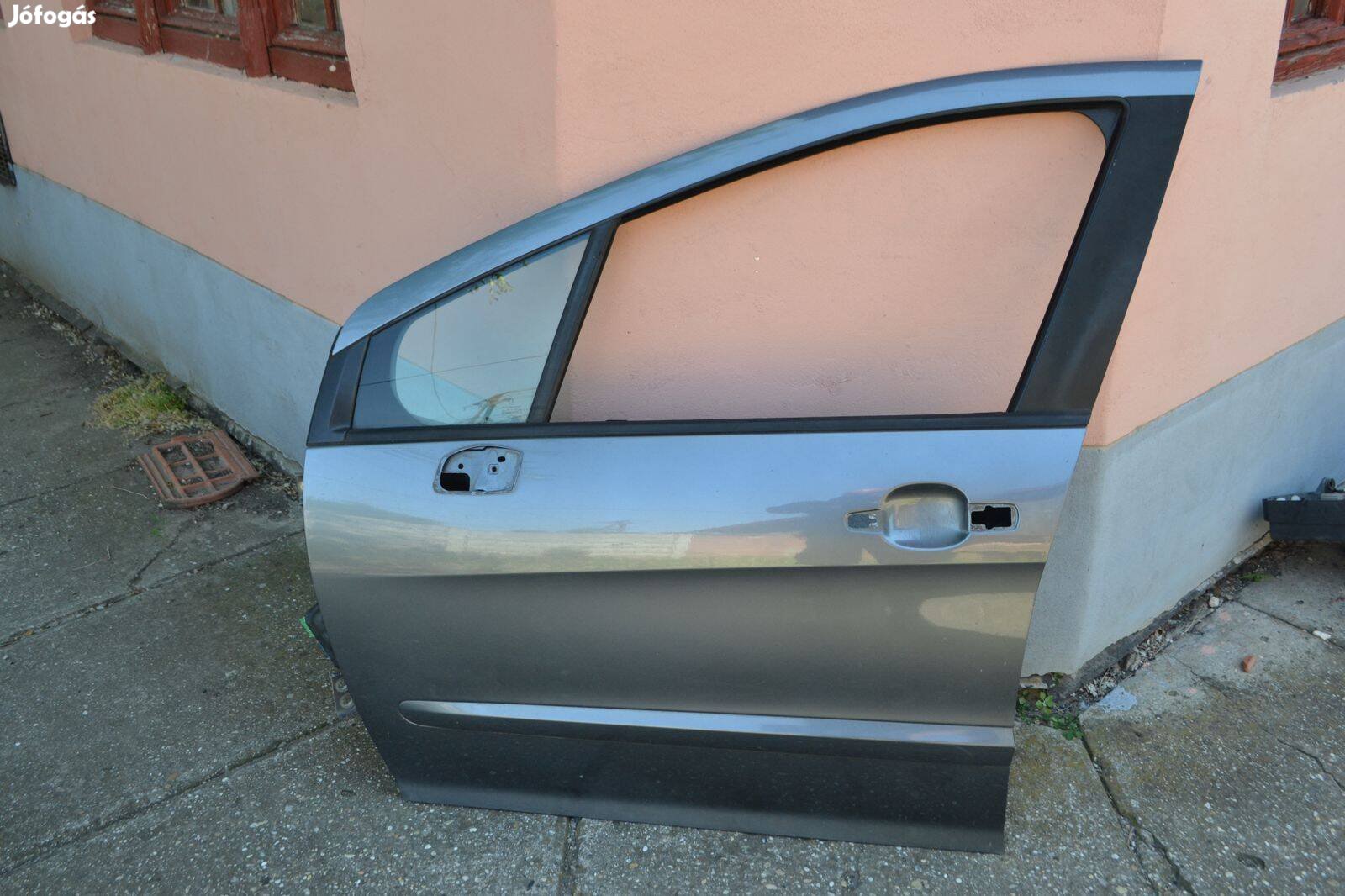 Peugeot 308 bal első ajtó! Színkód: Kthc