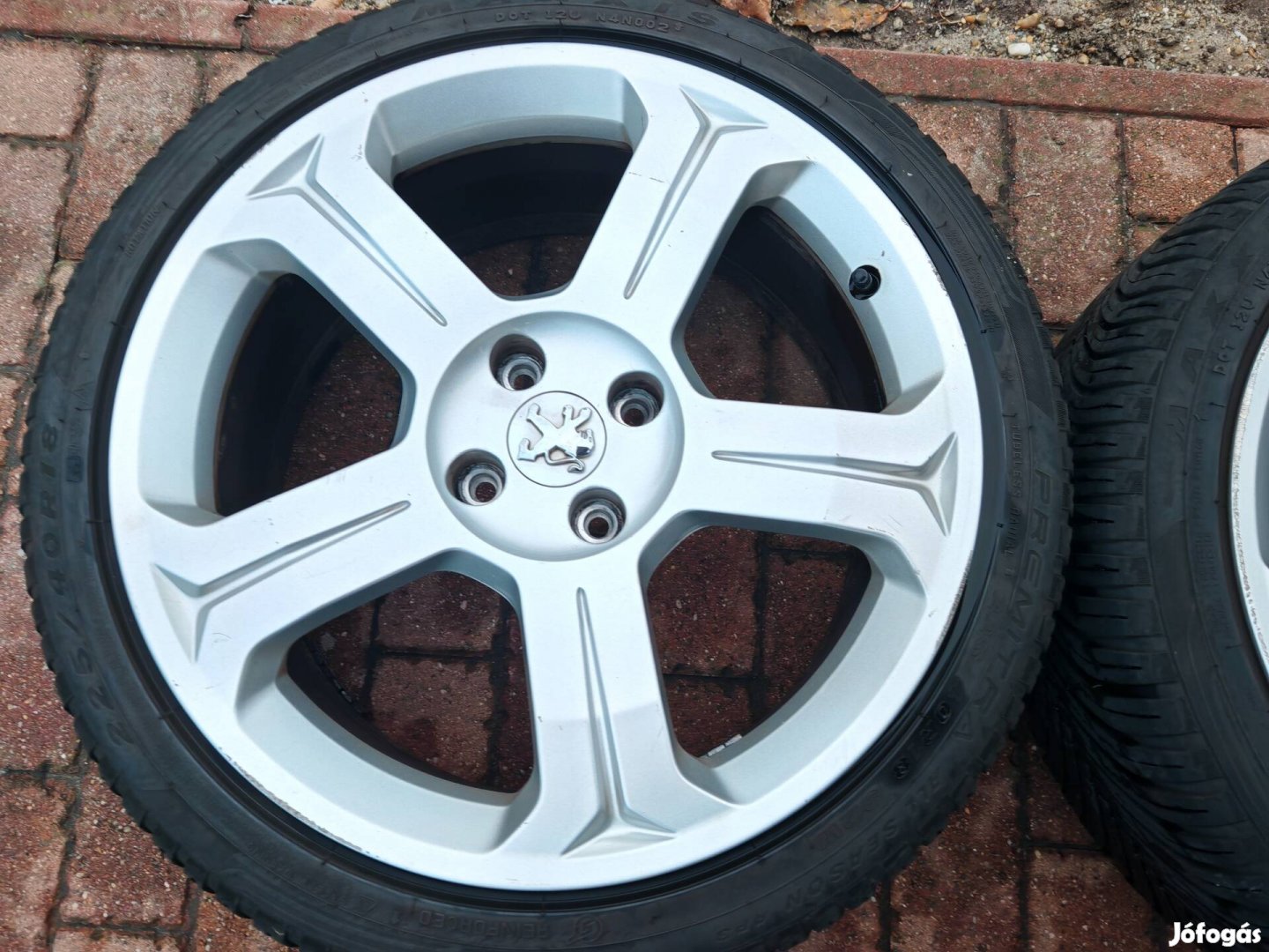 Peugeot 308 cc gyári 18 col alufelni 225/40r18 4évszakos 