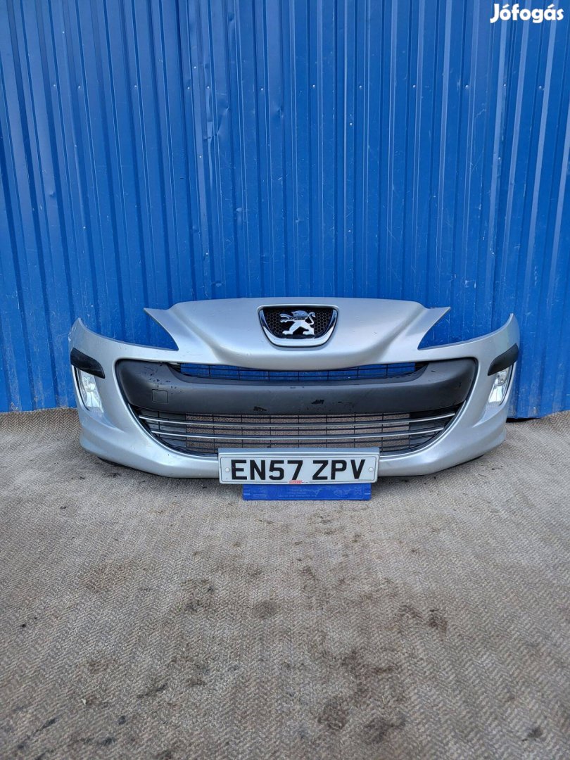 Peugeot 308 gyári 9680484677 első lökhárító ezüst színben, merevítő