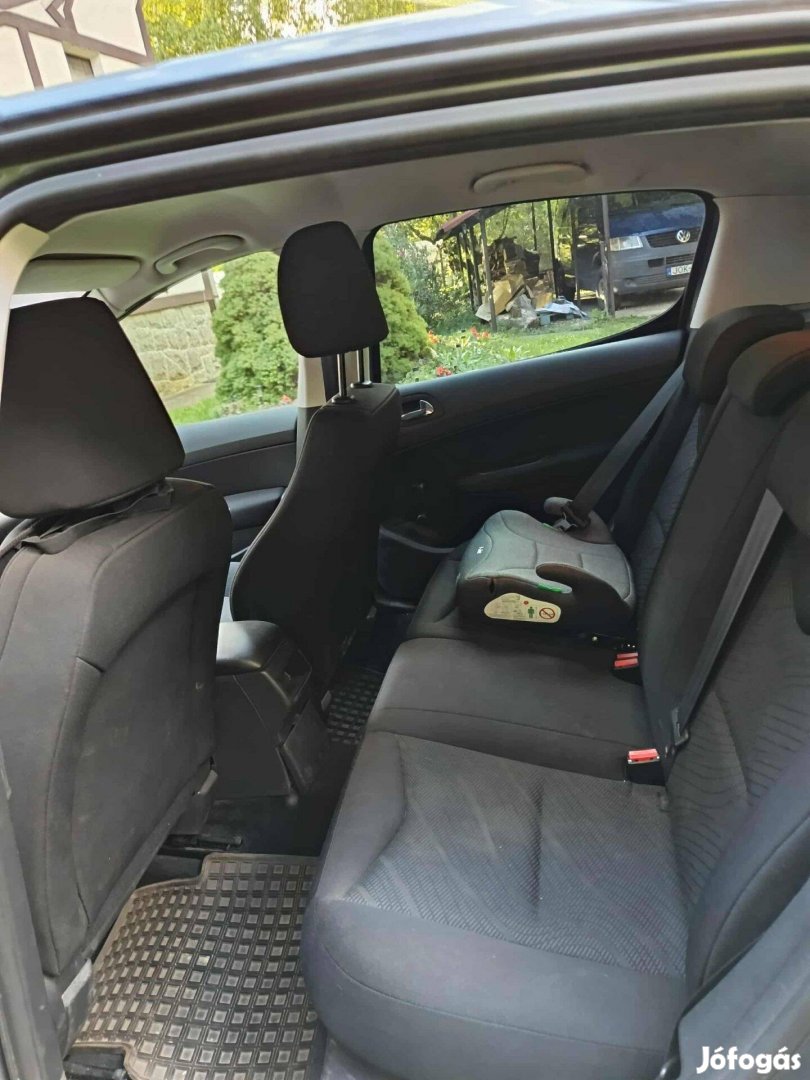 Peugeot 308 személyautó