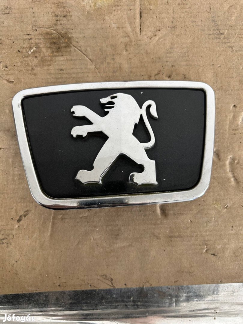Peugeot 406 embléma motorháztetőbe