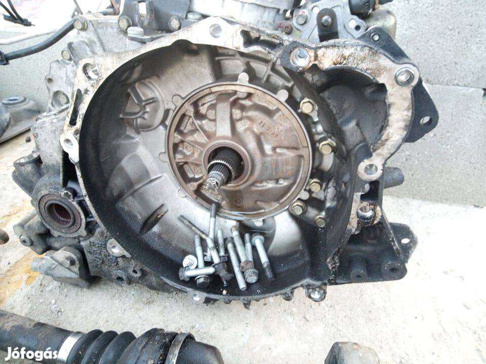 Peugeot 407 2.0 hdi megmaradt alkatrészei eladók