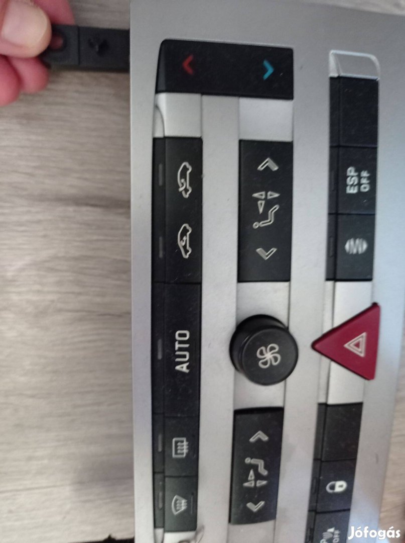 Peugeot 407 sw kijelző és rádió egyben