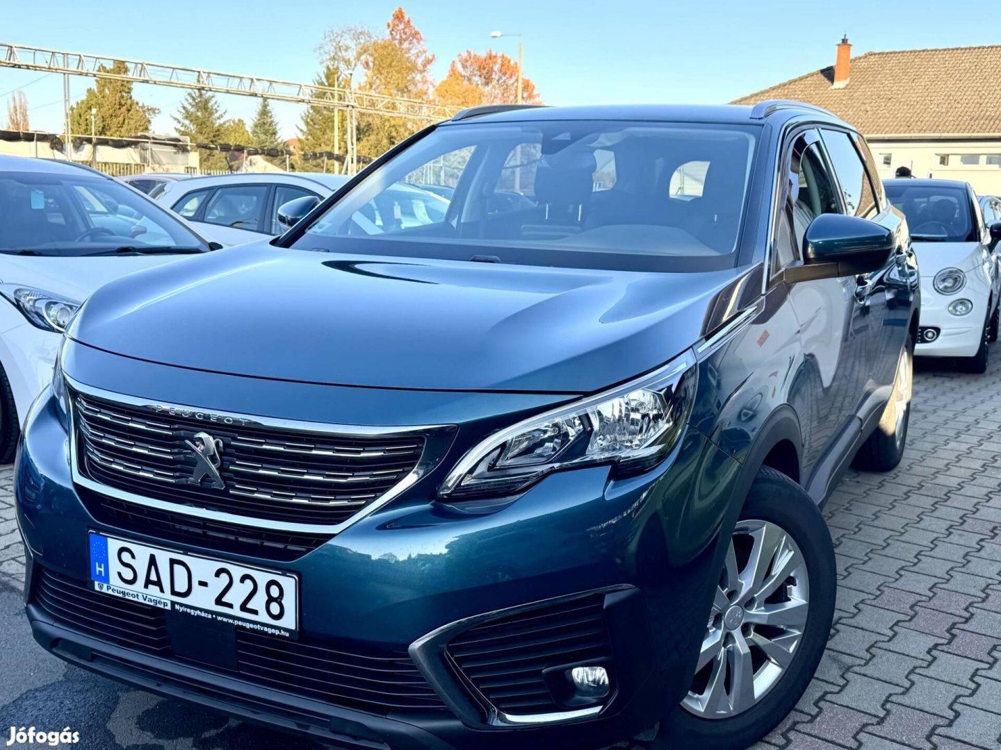Peugeot 5008 1.2 Puretech Active (7 személyes )...