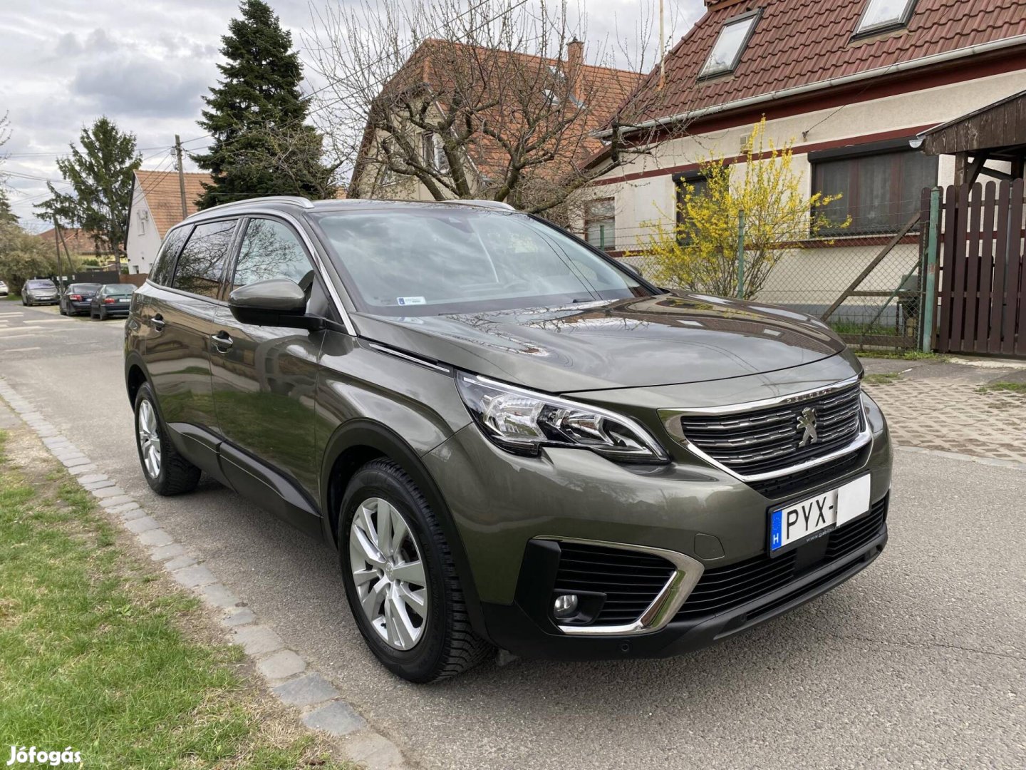 Peugeot 5008 1.2 Puretech Allure S&S (7 személy...