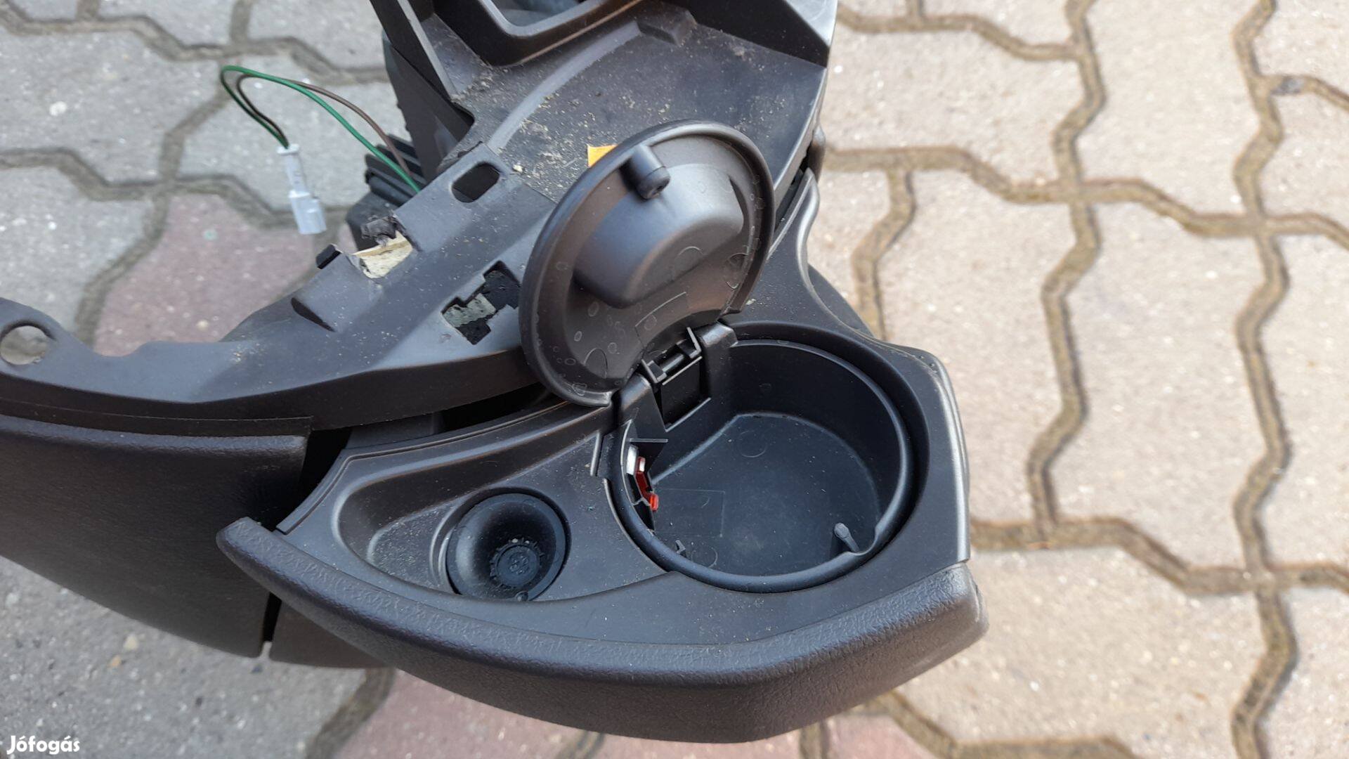 Peugeot 807 Citroen C8 középső tároló rekesz 1497694077