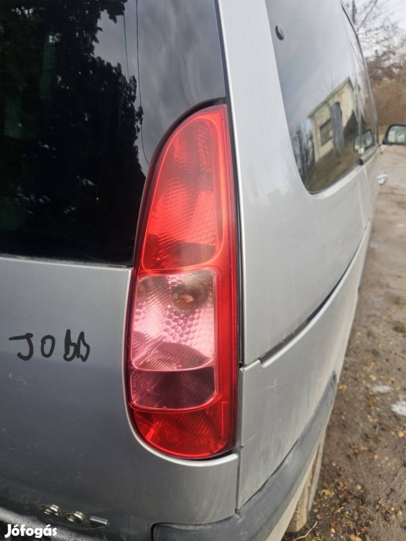 Peugeot 807 hátsó lámpa 15000