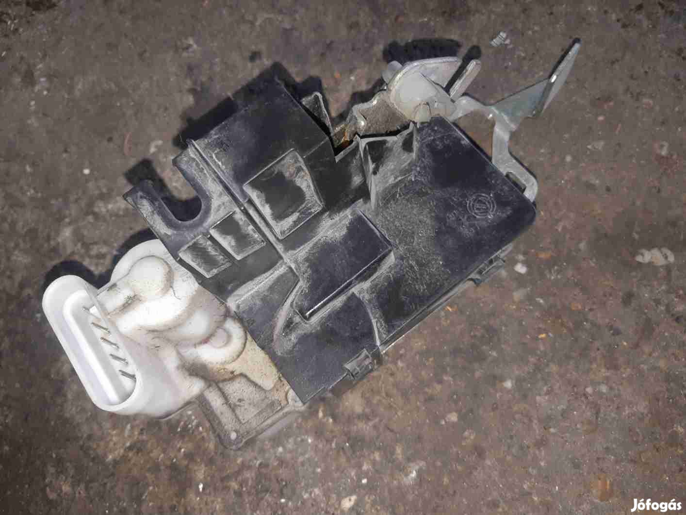 Peugeot Boxer 02-06 Bal Első Ajtó Zárszerkezet Központizár