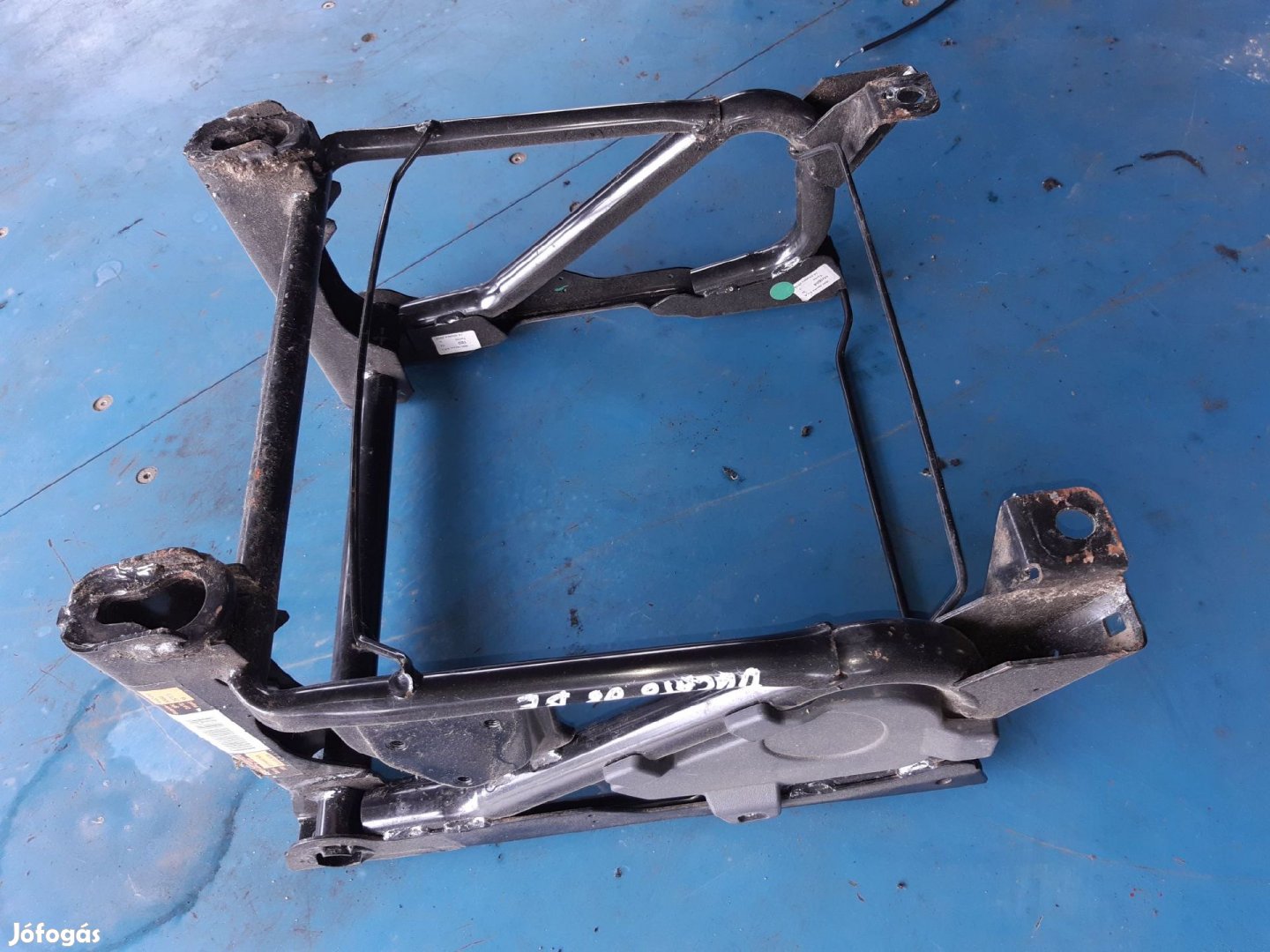 Peugeot Boxer III 06-14 Bal Első Ülés Tartó Bak