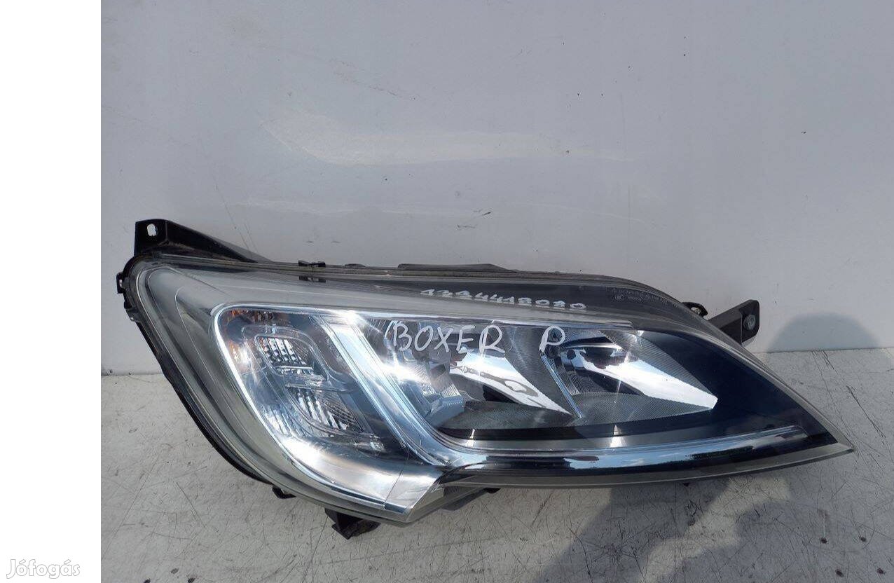 Peugeot Boxer Jumper facelift jobb fényszóró lámpa 2014-