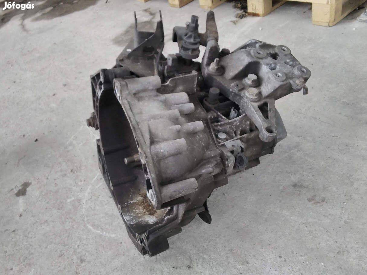 Peugeot/Citroen 2,2HDI, 20UM23 bontott váltó