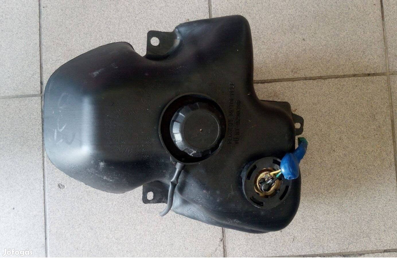 Peugeot Elyseo 125 tank