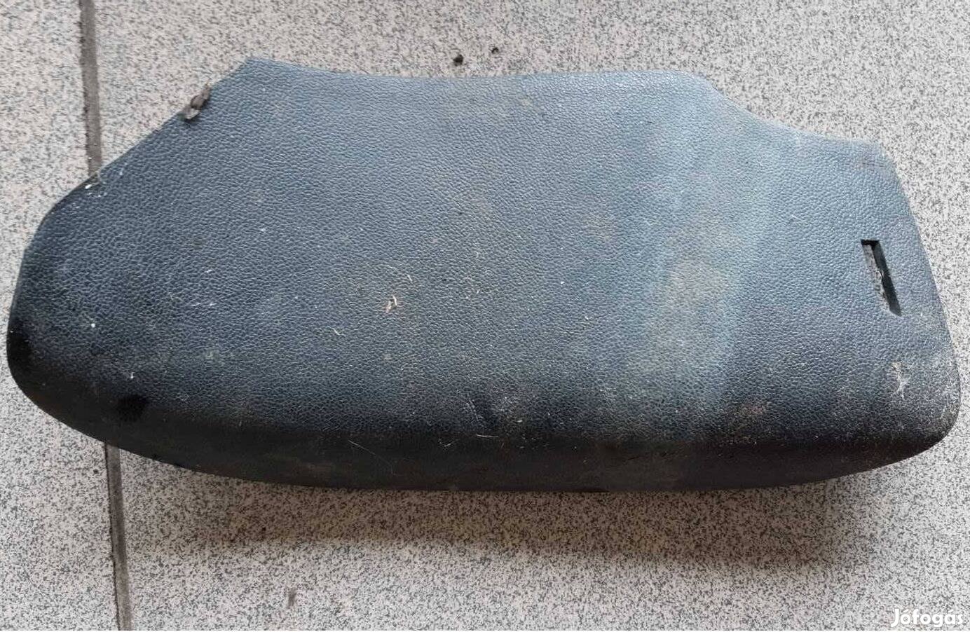 Peugeot Elyseo 125 térdidom ajtó