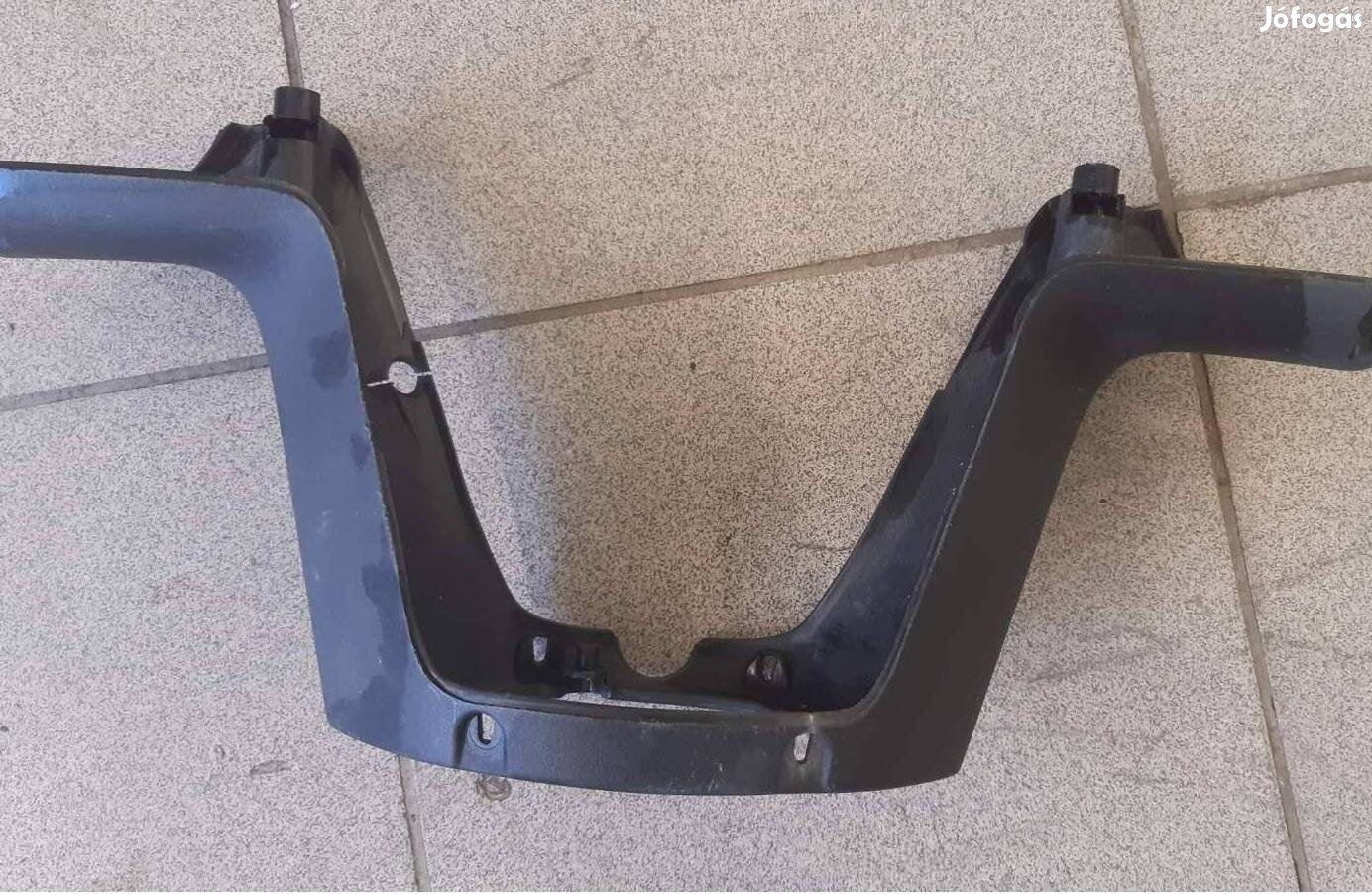 Peugeot Elyseo kormányburkolat alsó