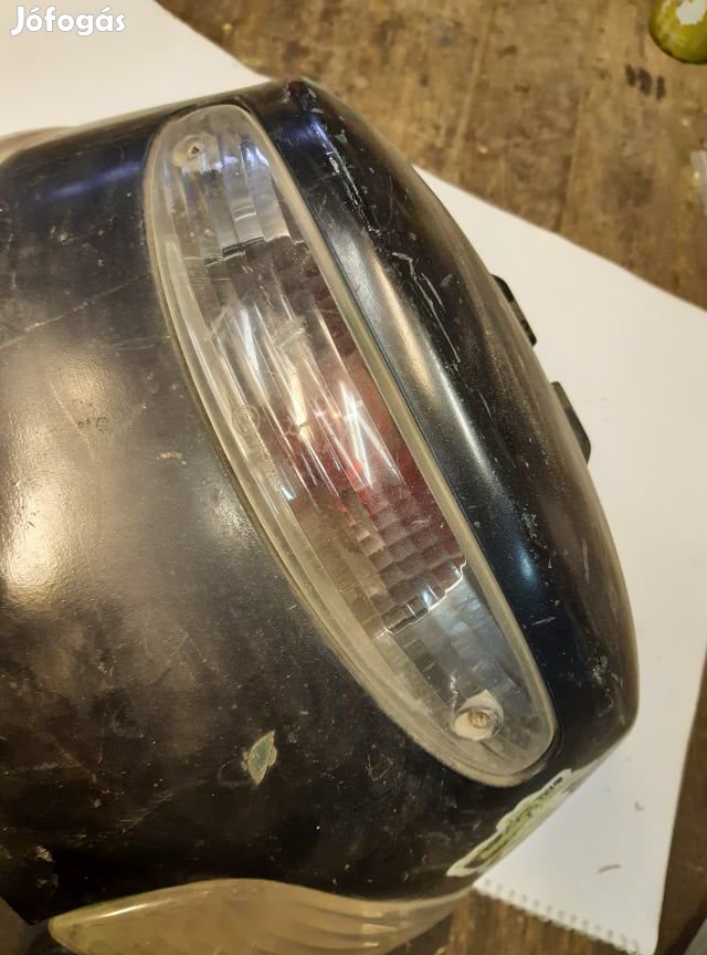 Peugeot Elystar Hátsó lámpa +idom