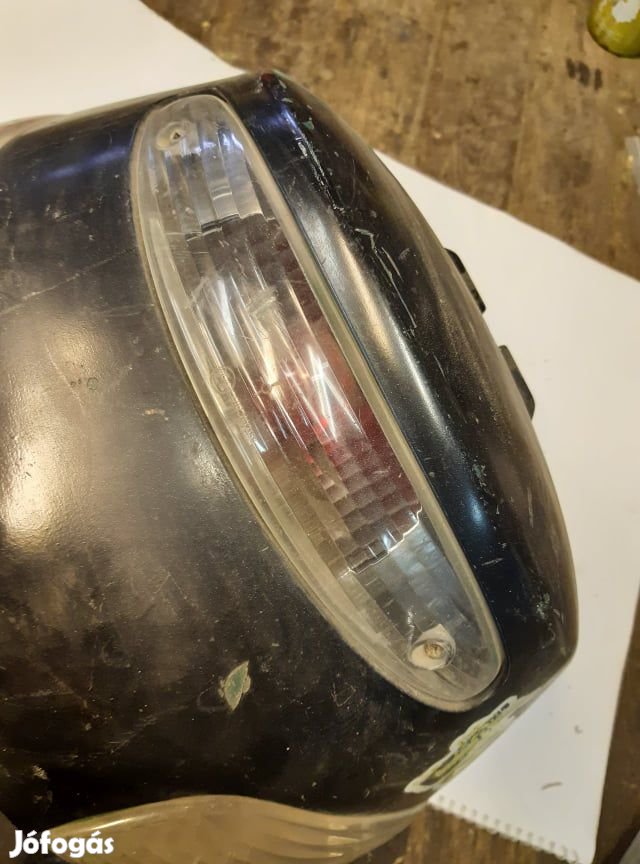 Peugeot Elystar Hátsó lámpa +idom