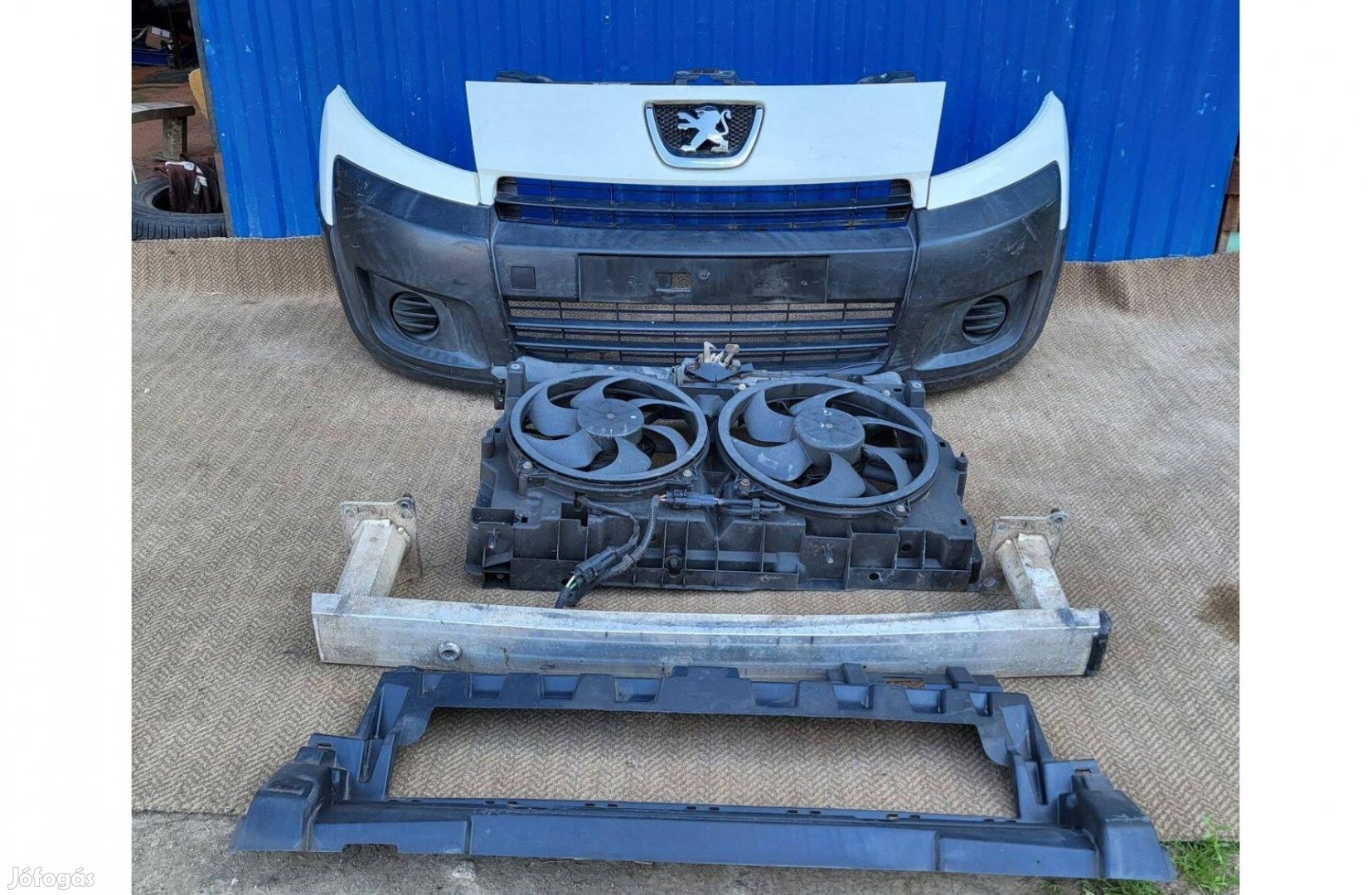 Peugeot Expert, Citroen Jumpy Scudo gyári 1440107980 homlokfal, zárhíd