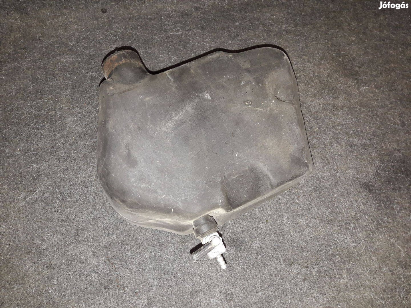 Peugeot GL 10 benzintank