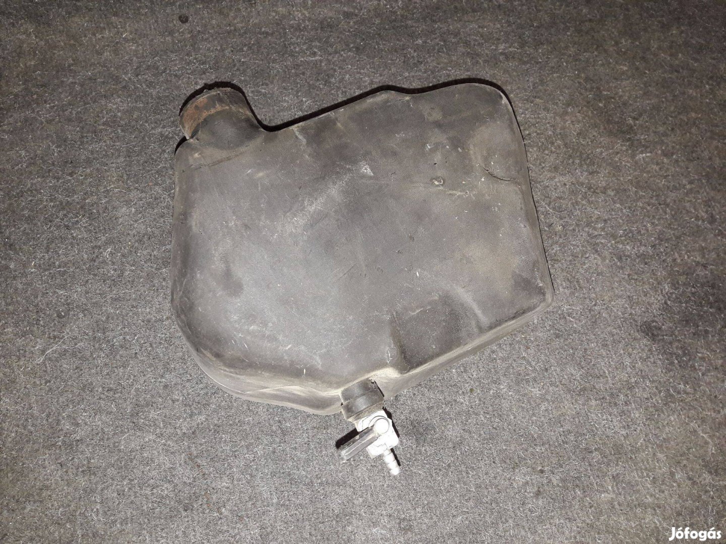Peugeot GL 10 benzintank