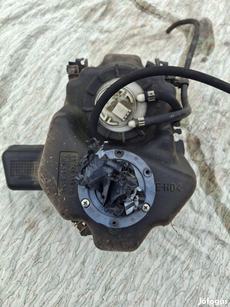 Peugeot Jetforce üzemanyag tank szintjelzővel