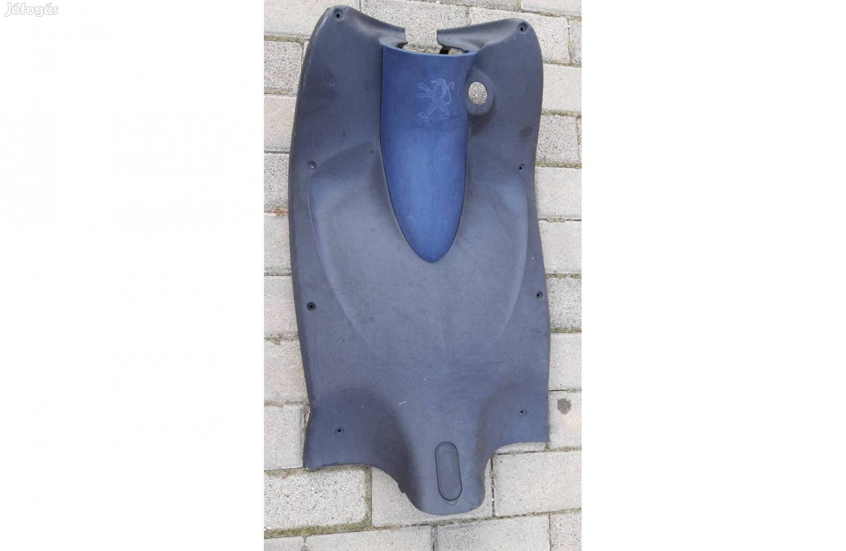 Peugeot Looxor térdidom