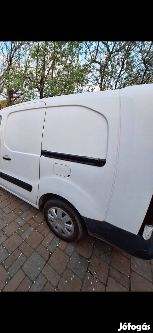 Peugeot Partner 2015 rozsdamentes Karosszéria