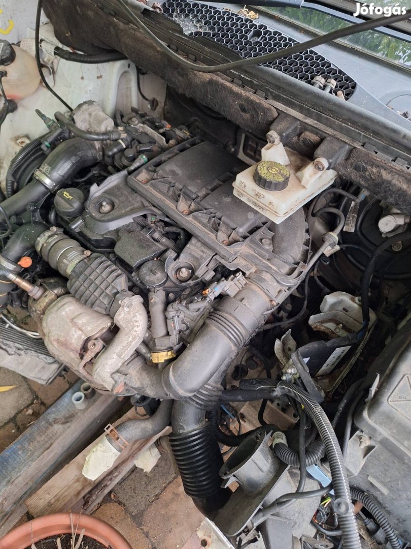 Peugeot Partner Citroen Berlingo 1.6 hdi komplett motor