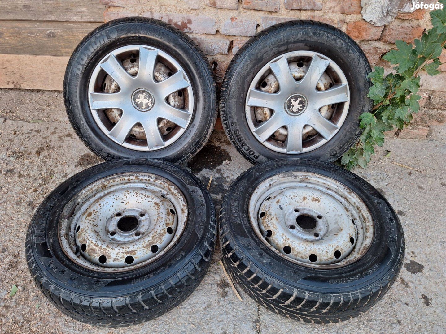 Peugeot Partner/Citroen Berlingo felniszett jó téli gumival