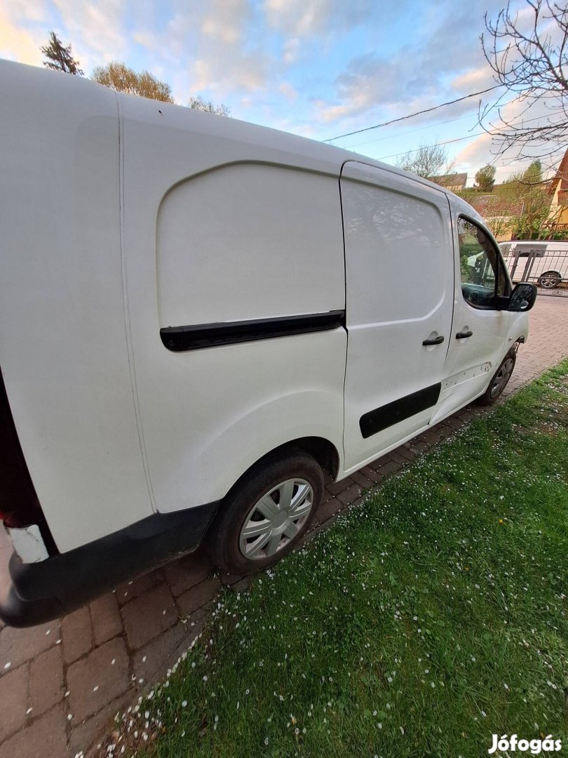 Peugeot Partner Citroen berlingo 2008- alkatrészek