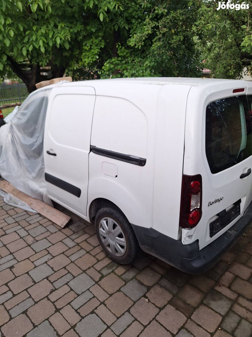 Peugeot Partner Rozsdamentes Karosszéria 2015