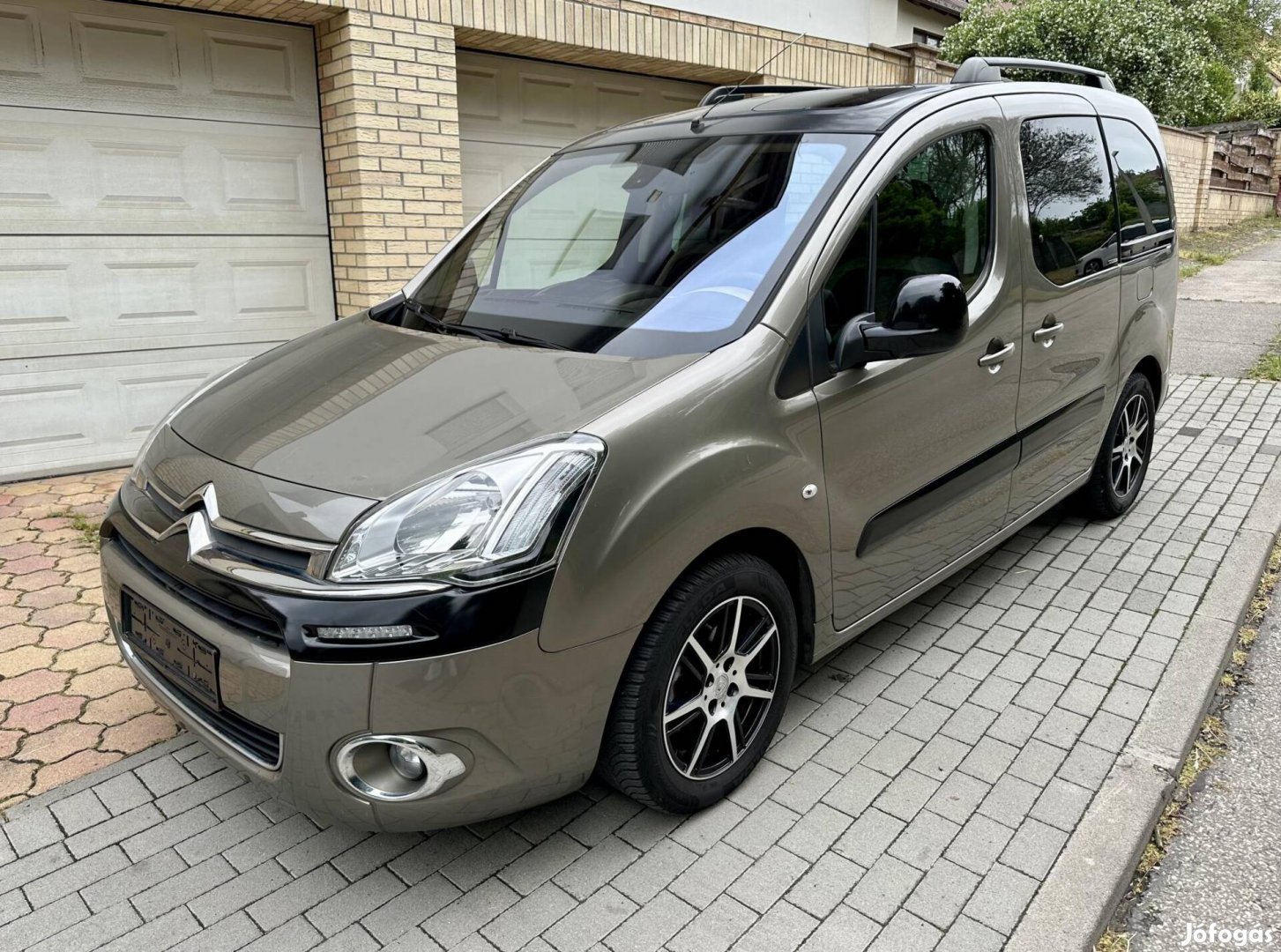 Peugeot Partner Tepee 1.6 HDi Outdoor Facelift-...